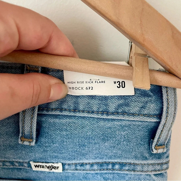 Wrangler Wrock 627 High Rise Kick  Flare Jeans Light Wash Raw Hem - Picture 11 of 13